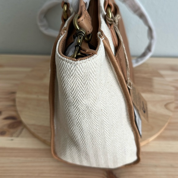 American Leather Co. Bayberry Small Leather Tote w/ Crossbody Strap - Picture 5 of 7